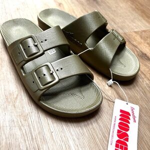 Brand New Freedom Moses Slides - Athena - Women size 8-9 (EU 38-39)
